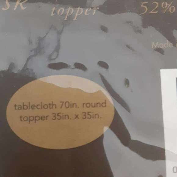 Trim a Home Decorative Round Tablecloth& Topper Red Winter Christmas - Picture 7 of 7